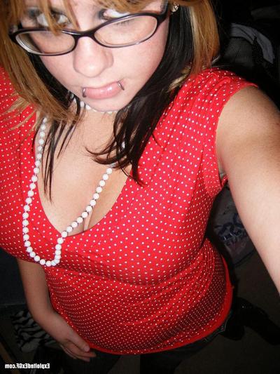 15P Amateur with glasses shows her big tits