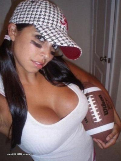 6P Compilation of sexy bigtittied chicks posing for the cam