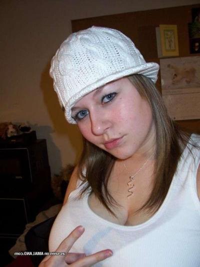10P Amateur chubby chick stripping naked on cam