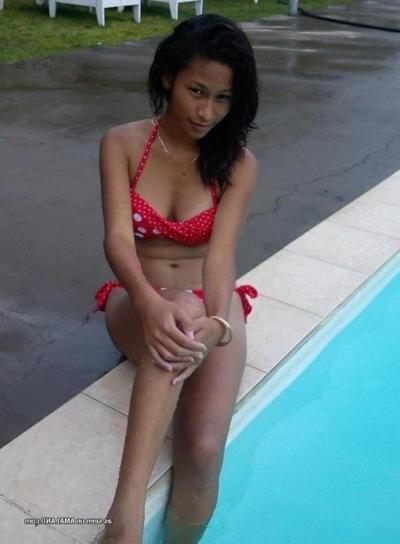 12P Collection of an amateur cutie posing in sexy outfits