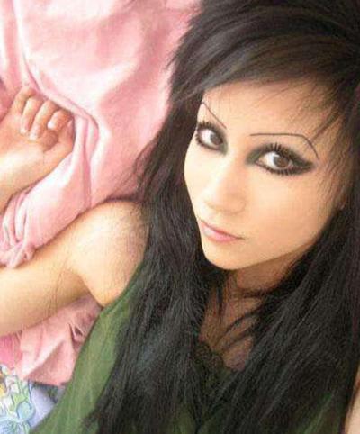 10P Pictures of camwhoring emo and punk babes
