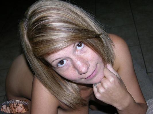 14P Hot freckled face blonde babe models and spreads nude