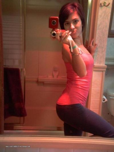9P Gallery of a sexy petite girlfriend selfshooting at home
