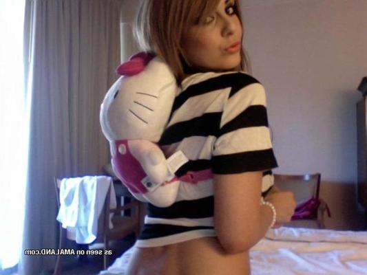 10P Sizzling hot collection of a big-tittied emo chick's selfpics