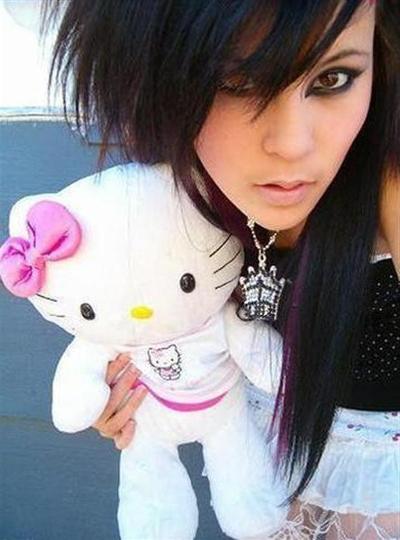 10P Self-shots of emo teens looking cute
