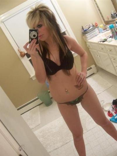 9P Punk teen posing with friends