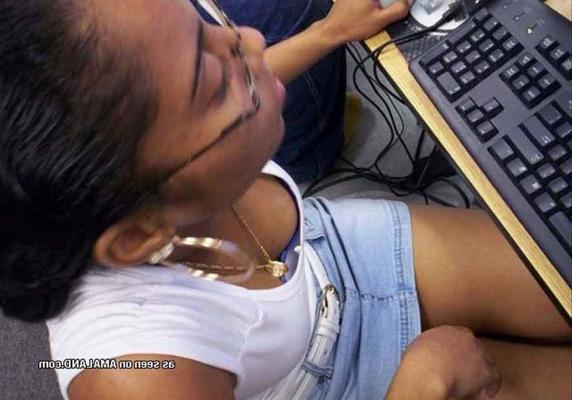 12P Подборка фотографий горячих черных телочек в любительском видео