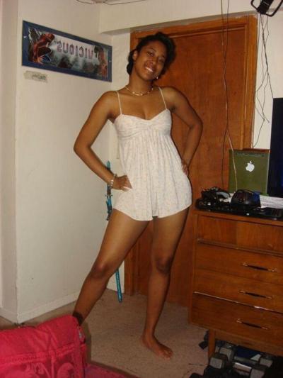 15P These black teen girlfriends posing and naked