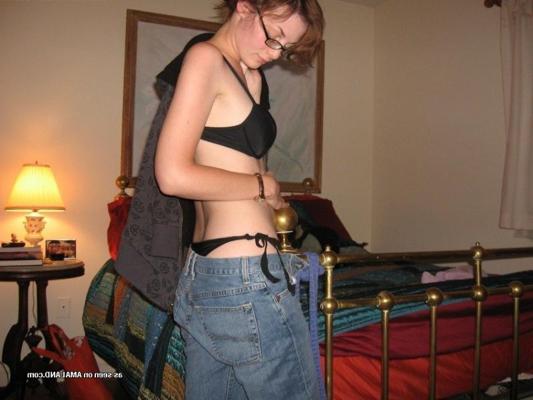 15P Real amateur wife playing nude on cam