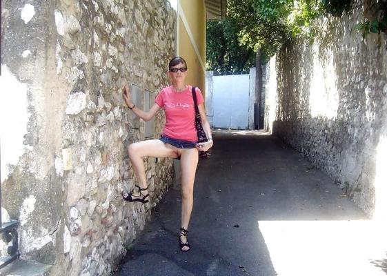 12P Upskirt pussy voyeur