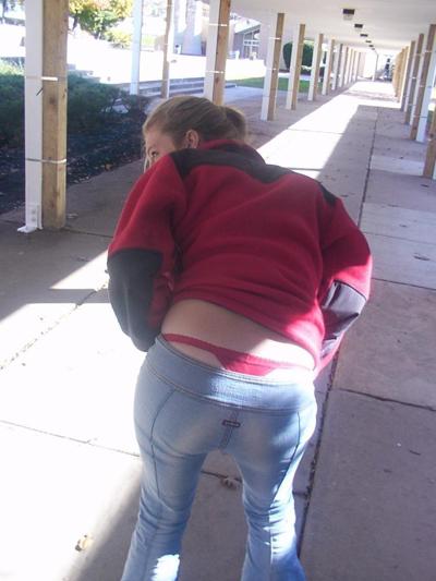 15P Copines à gros cul posant pour des photos
