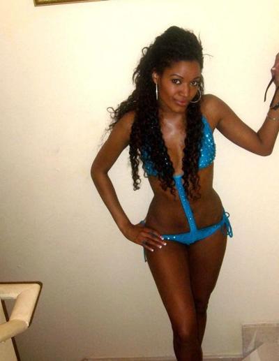 15P These ebony teen girlfriends posing and naked