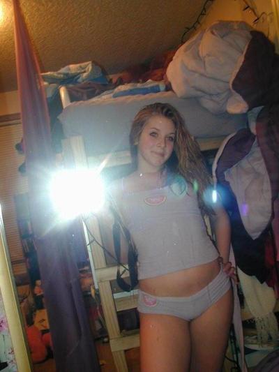 10P Chick in rubber and sexy nightie plays around