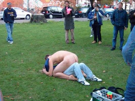 15P De vraies copines de fête universitaire baisent