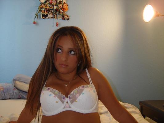 15P Her tasty pussy feels a desire for masturbation