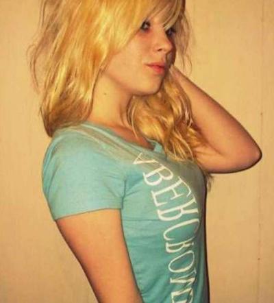 16P Naughty college babes posing nude