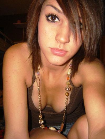 16P Naked self-pics in front of the mirror