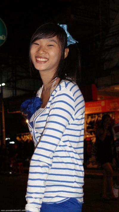25P Hot Thai Street Whore bâclée humide Creampie chatte trou sale salope asiatique