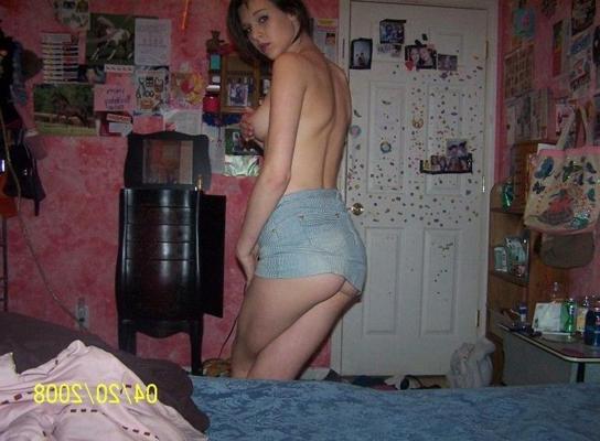 16P Aspirantes a modelo posando en sesiones de desnudos