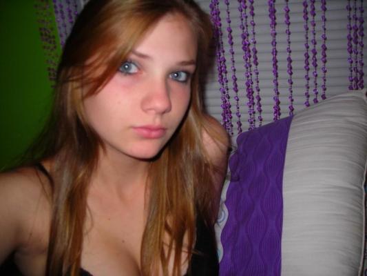 16P Pictures of naughty lesbians playing with the camera