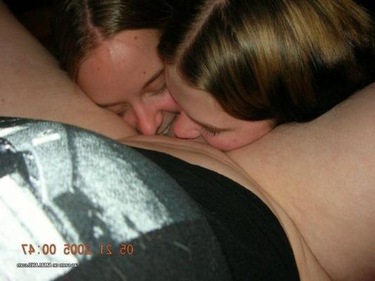 14P Horny lesbians dildoing and licking each other's pussies