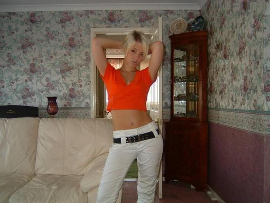 16P Amateur babes modeling their smooth cunts