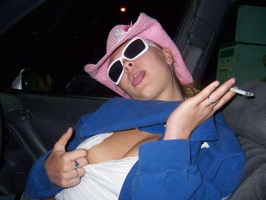 16P A nice emo chick toys with her pussy