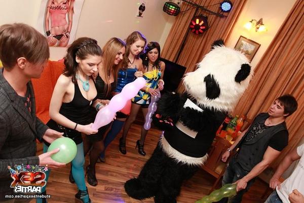 8P Real college sex party video