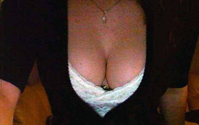10P セクシーな素人巨乳ギャルの画像編集