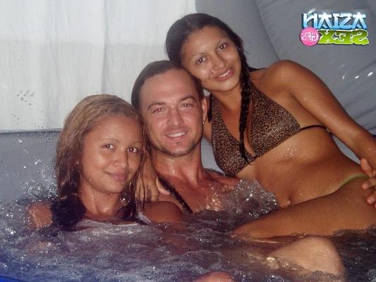 12P Nuttige asiatische Babes in verrückten Fick-Pornofotos