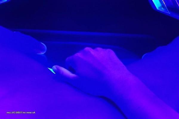 10P Ex Girlfriend masturbating in tanning bed