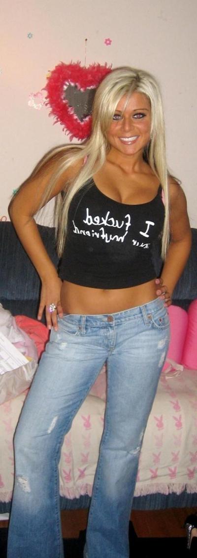 16P Blonde aux gros seins