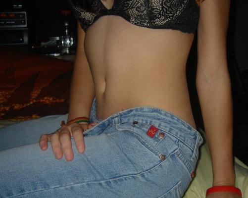 16P Blonde chick gets down and dirty