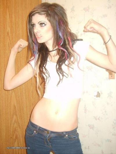 12P Flaming hot photos of an emo pierced amateur babe's selfpics