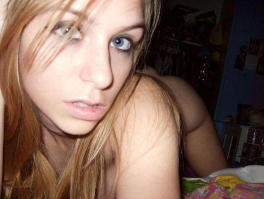 15P Sexy blue-eyed cutie self-shooting