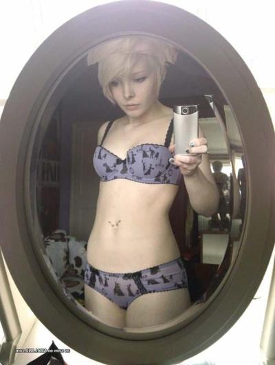 16P Zwei sexy Amateur-Emo-Freundinnen