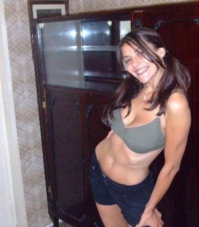 16P Allison naked in bathtub