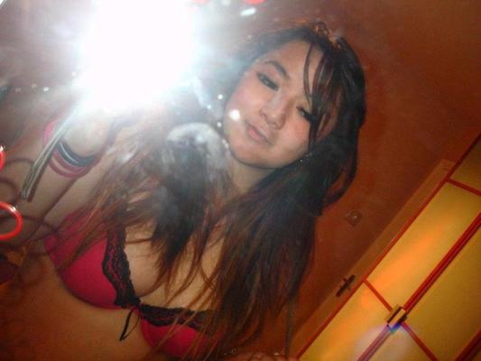 10P Busty asian camwhoring topless in her bedroom