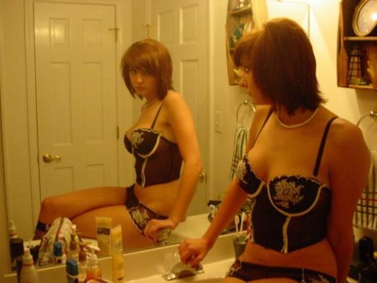 16P 色々なエッチな素人レズビアンの写真