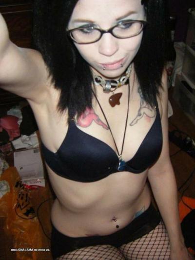 15P Emo and goth gfs posing and selfshot pics 15