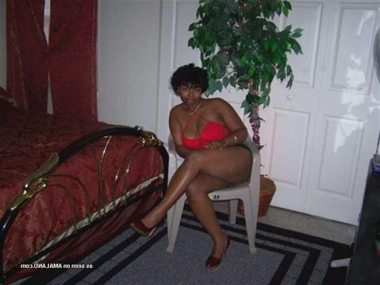 12P Ebony nudes nude in the bedroom