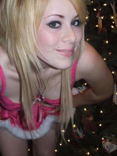 16P Gatita sexual y sus poses traviesas