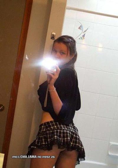 16P Amateur French teen's hot selfpics