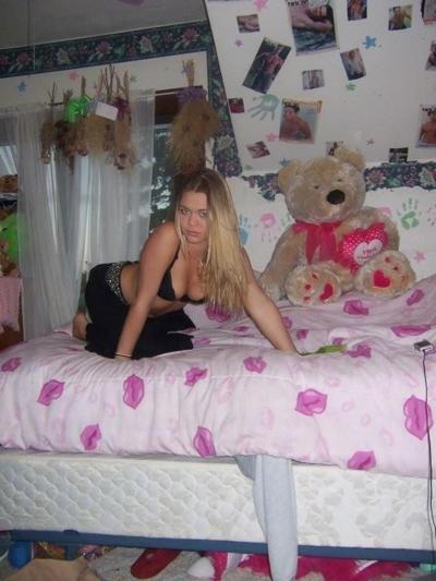 16P Pictures of a girlfriend with nice ass