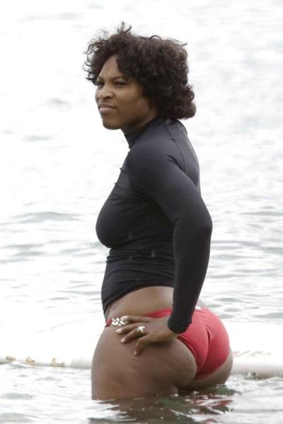 15P Thick ass black girls undressing and posing 21