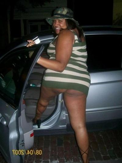 15P Thick ass black girls undressing and posing 7