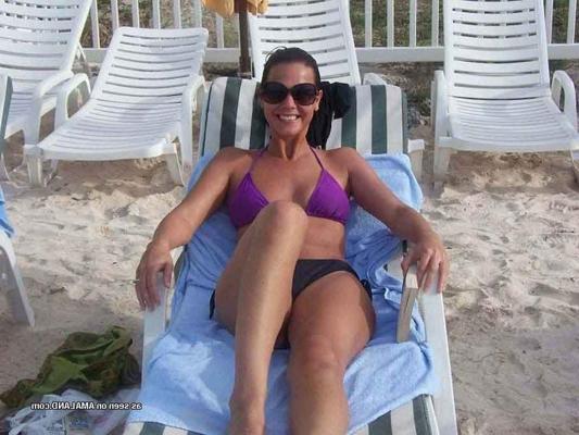 16P Picture gallery of a sexy non-nude amateur babe 
