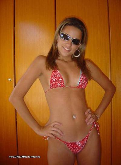 15P Latina slut naked and camwhoring