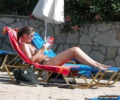 22P Voyeur beach pics