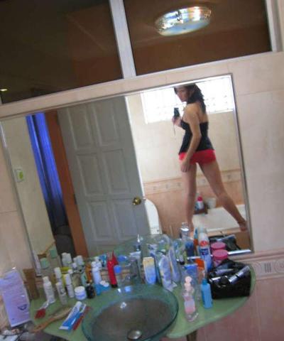 15P Pictures of an amateur Oriental sex kitten
